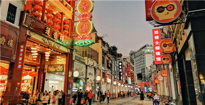 深圳制服会所：满足你的特殊需求，引领潮流！